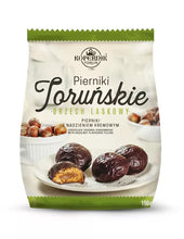 Load image into Gallery viewer, GINGERBEAD IN WHITE CHOCOLATE WITH HAZELNUT FILLING 150G Pierniczki Kopernik